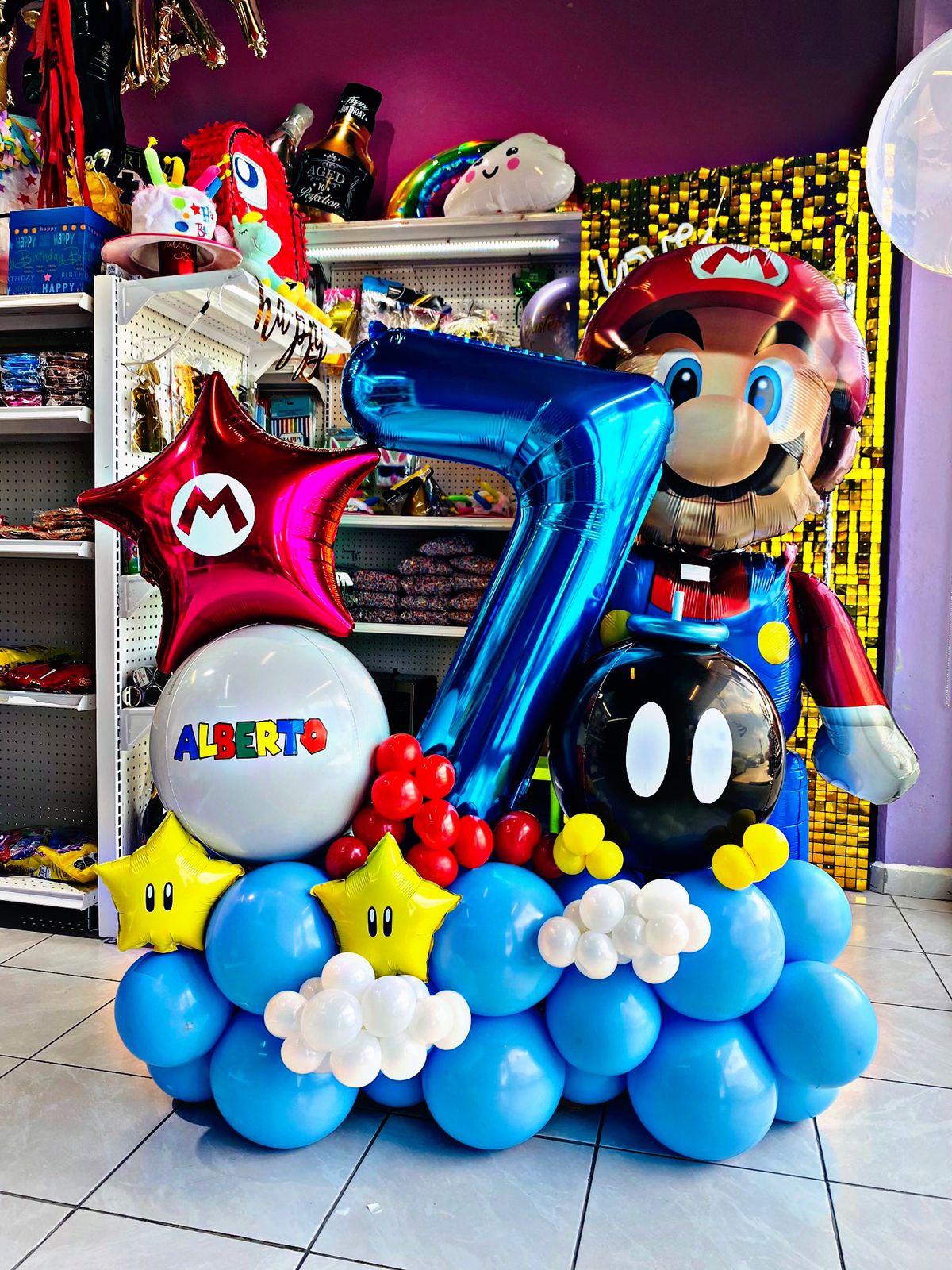 Ramo de globos personalizable de Super Mario Brothers con Mario – Elige tu  número de edad – Paquete de suministros para fiestas, decoraciones de